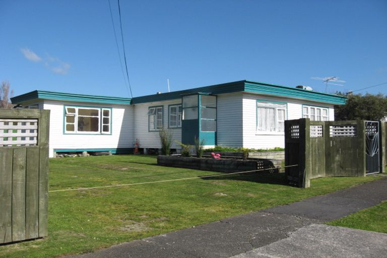 Photo of property in 3 Short Street, Wainuiomata, Lower Hutt, 5014