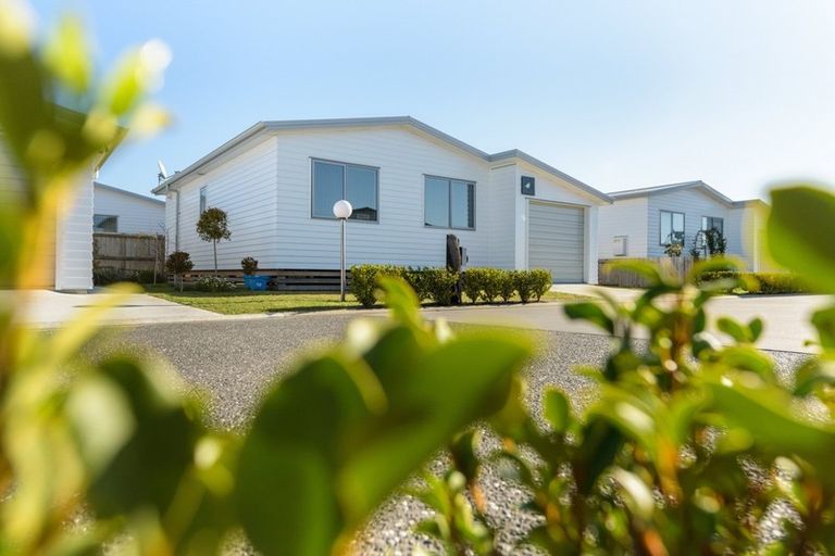 Photo of property in 11 Kamahi Crescent, Papamoa Beach, Papamoa, 3118