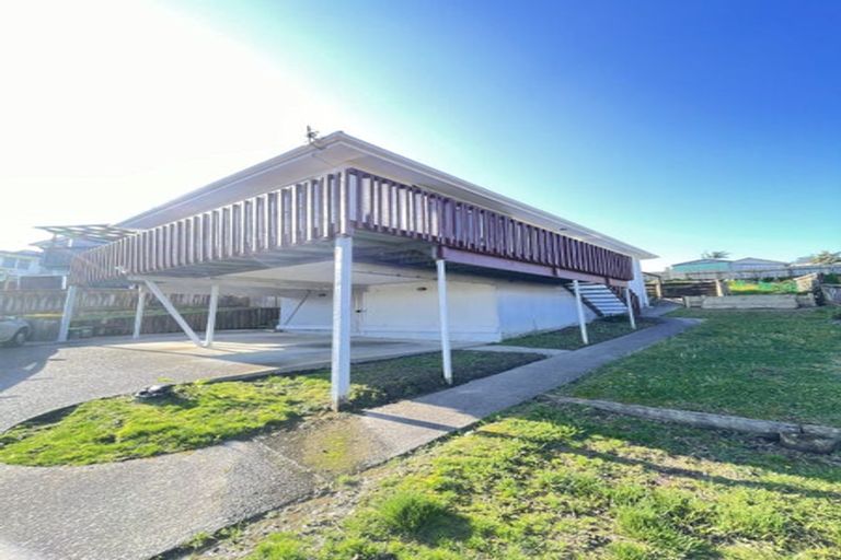 Photo of property in 34 Glenbervie Crescent, Massey, Auckland, 0614