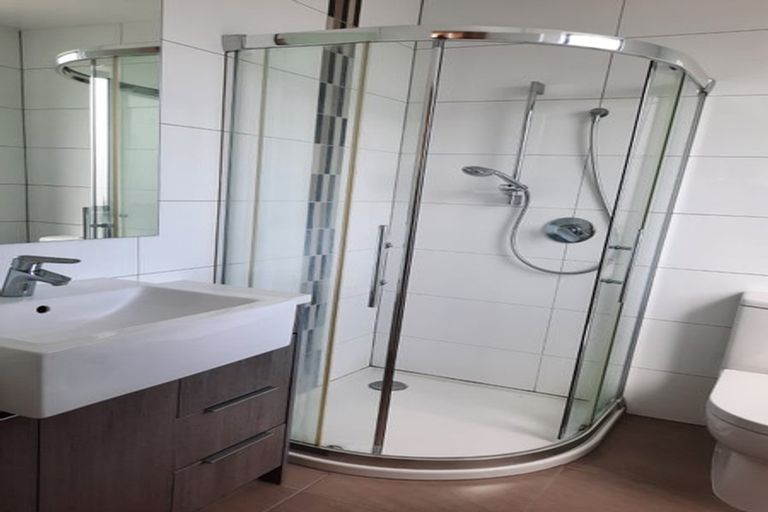 Photo of property in Apollo Apartments, 201/46 Rosedale Road, Rosedale, Auckland, 0632