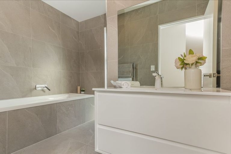 Photo of property in 14 Tauwaka Crescent, Riverhead, 0820