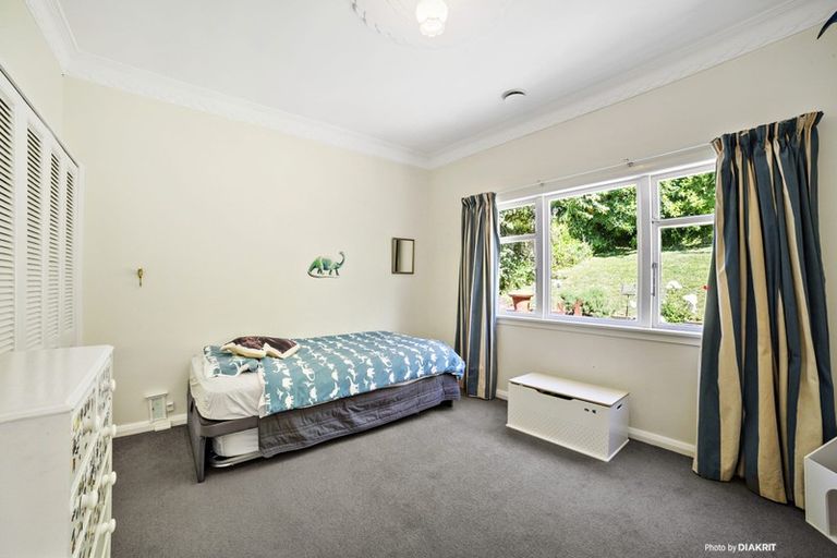 Photo of property in 22 Ranui Crescent, Khandallah, Wellington, 6035