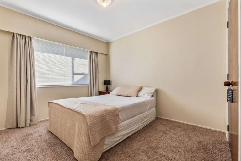 Photo of property in 2/461 Great South Road, Opaheke, Papakura, 2113