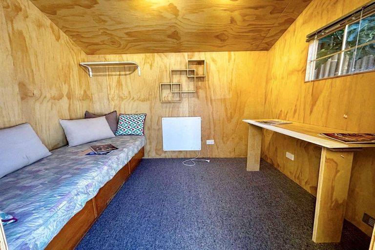 Photo of property in 1/94 Oxford Street, Lyttelton, 8082