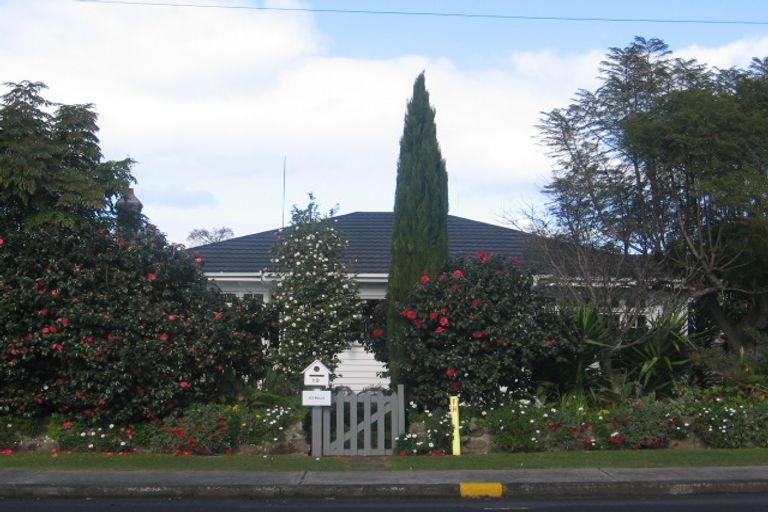 Photo of property in 10 Shortland Street, Regent, Whangarei, 0112