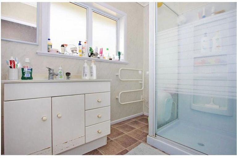 Photo of property in 10 Sunnyside Crescent, Papatoetoe, Auckland, 2025