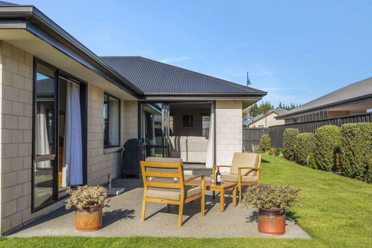 Photo of property in 12 Waimarie Street, Pegasus, 7612