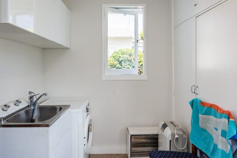 Photo of property in 25 Argyle Avenue, Takaro, Palmerston North, 4410