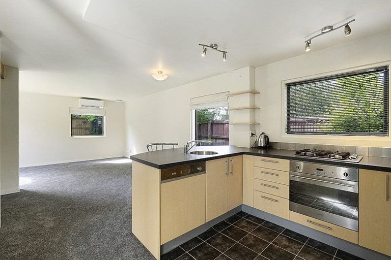 Photo of property in 2/124 Burwood Road, Burwood, Christchurch, 8083