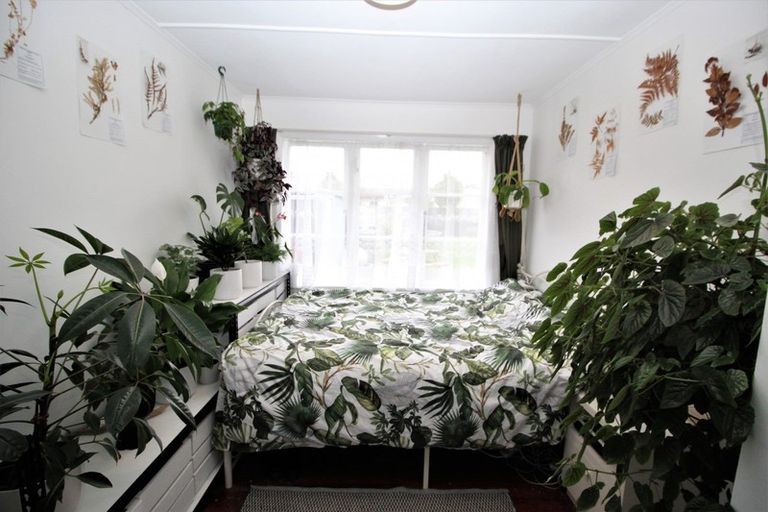 Photo of property in 27 Burgoyne Street, Woodville, 4920