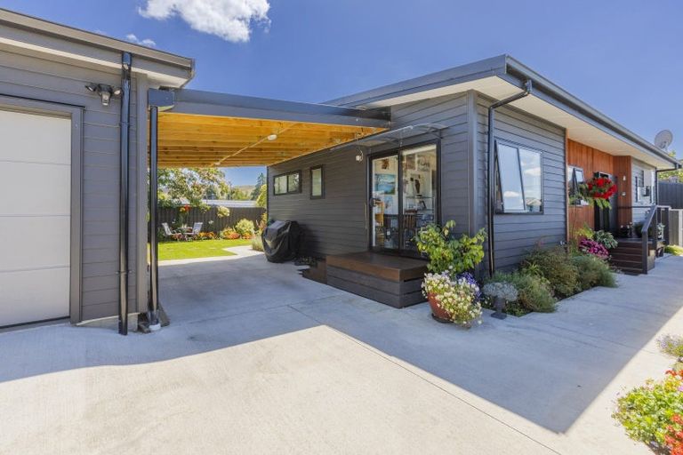 Photo of property in 3 Russell Street, Otane, 4202