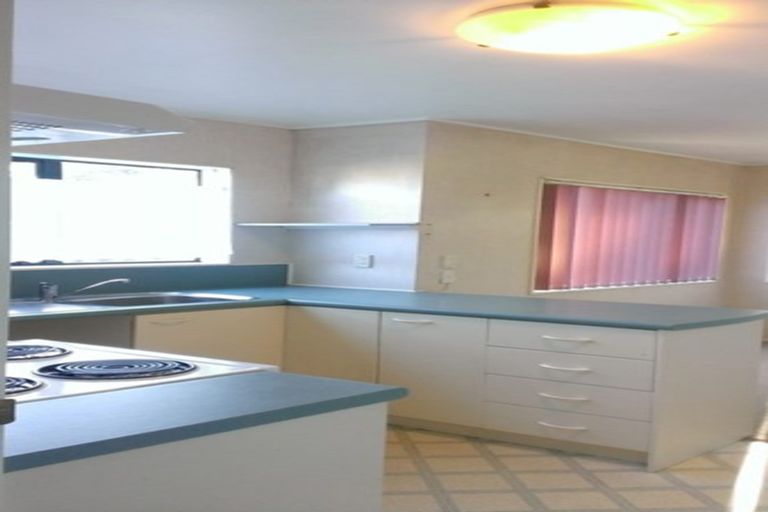 Photo of property in 2/3 Elmwood Place, Manurewa, Auckland, 2102