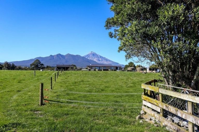 Photo of property in 37 Upper Pitone Road, Pitone, New Plymouth, 4374