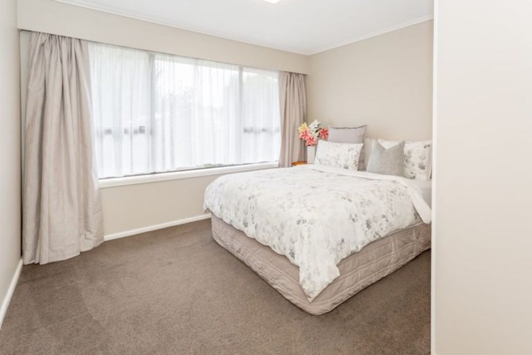 Photo of property in 15 Penwood Street, Russley, Christchurch, 8042