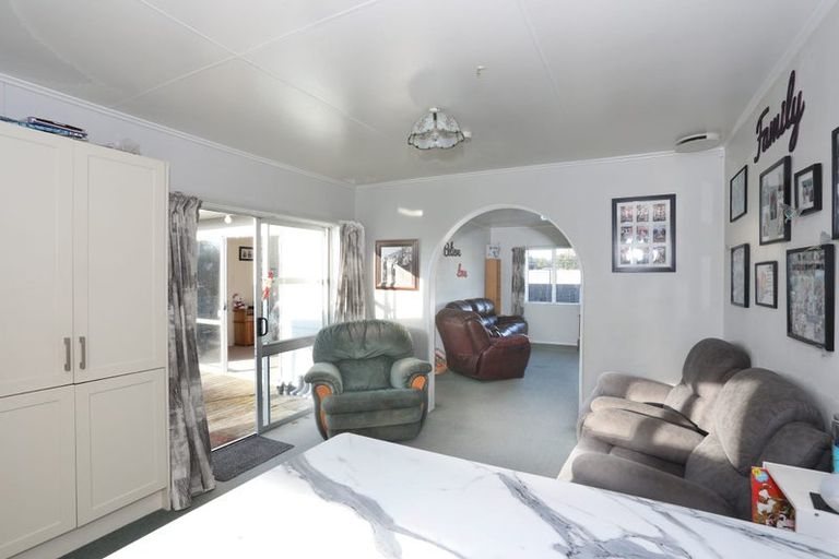 Photo of property in 17 Collins Crescent, Feilding, 4702