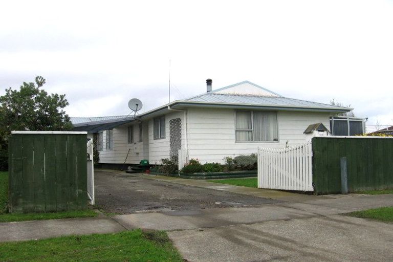 Photo of property in 50 Acacia Street, Kelvin Grove, Palmerston North, 4414