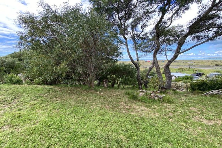 Photo of property in 14 Pukenui Drive, Mahia, 4198