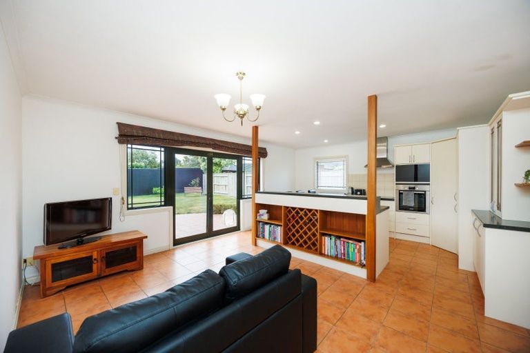 Photo of property in 27 Royal Oak Drive, Kelvin Grove, Palmerston North, 4414