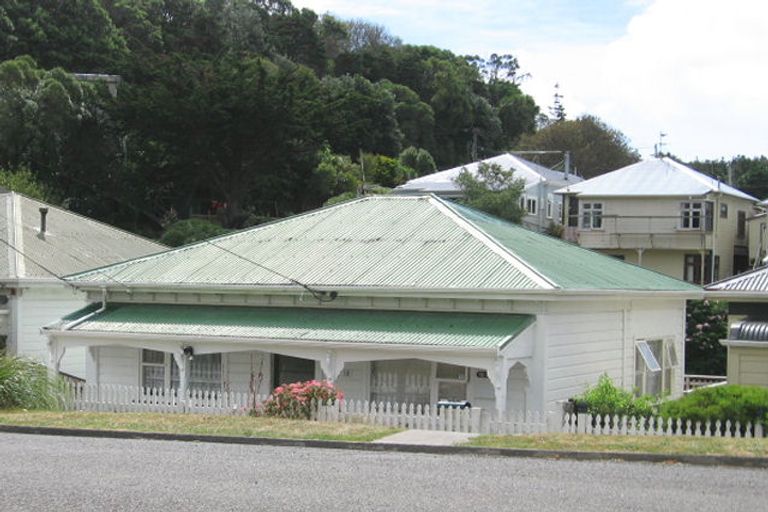 Photo of property in 10 Danube Street, Island Bay, Wellington, 6023