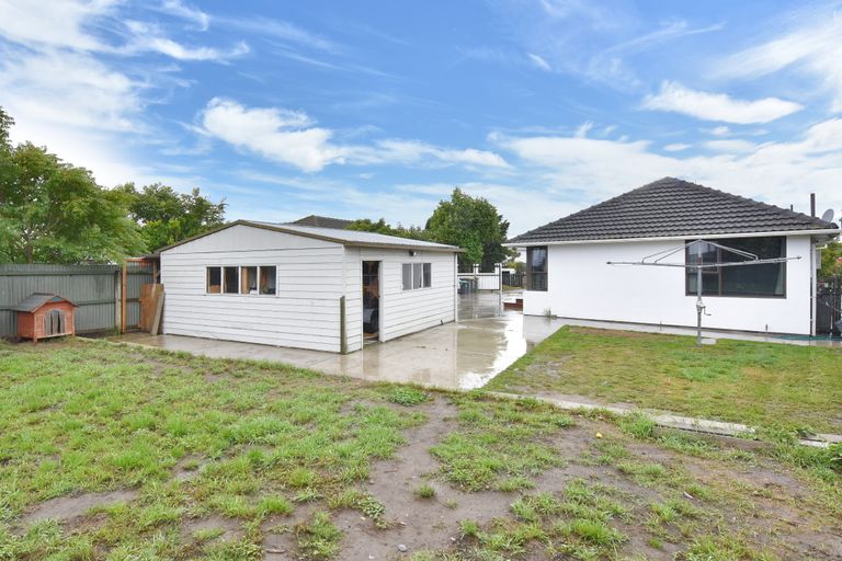 Photo of property in 33 Bournemouth Crescent, Aranui, Christchurch, 8061