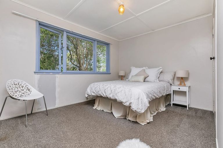 Photo of property in 1/25 Peach Road, Glenfield, Auckland, 0629