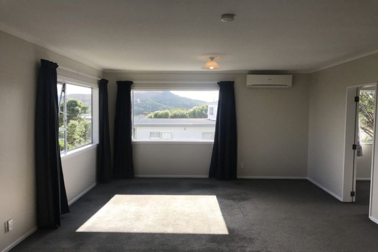 Photo of property in 59 Baylands Drive, Newlands, Wellington, 6037