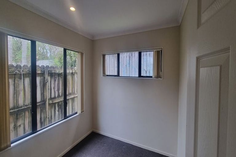 Photo of property in 12 Bernish Place, East Tamaki, Auckland, 2013