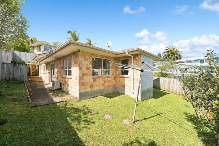 Photo of property in 103a Barrys Road, Glendene, Auckland, 0602