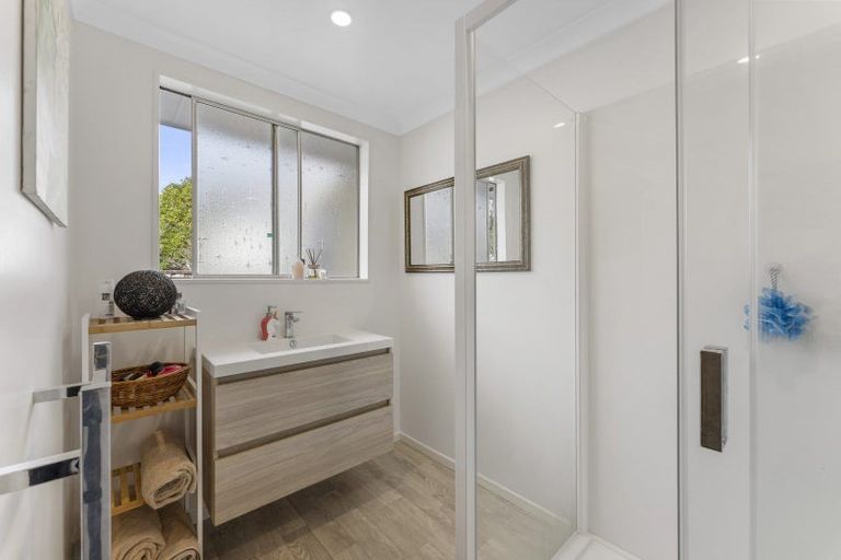 Photo of property in 2/1 Agate Grove, Birchville, Upper Hutt, 5018