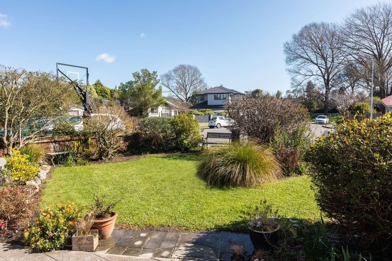 Photo of property in 1/11 Esher Place, Saint Martins, Christchurch, 8022