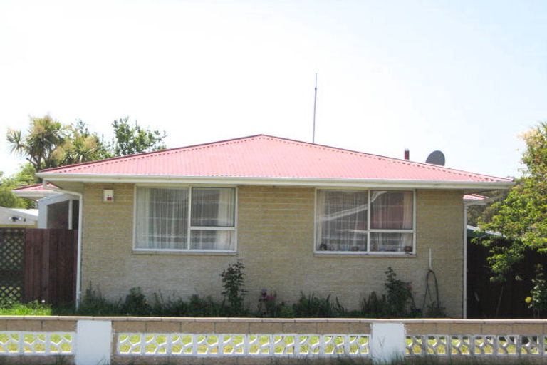 Photo of property in 17 Woodlands Place, Aranui, Christchurch, 8061