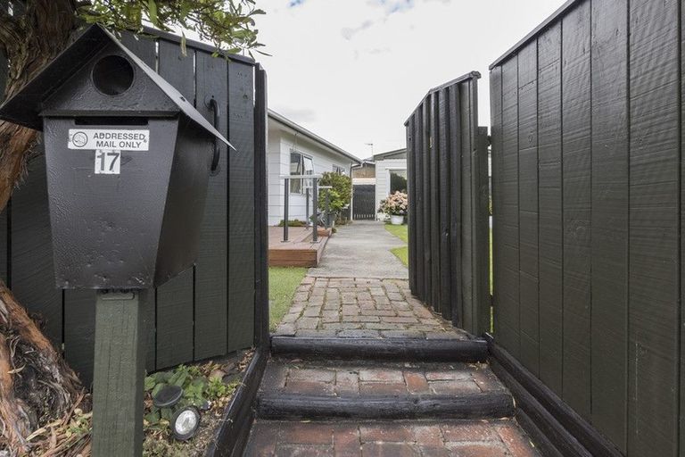 Photo of property in 17 Cargill Grove, Kelvin Grove, Palmerston North, 4414