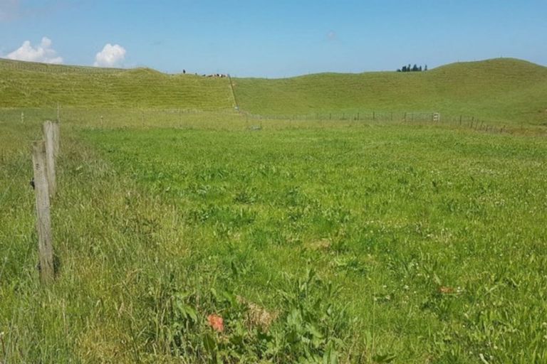 Photo of property in 610 Dover Road, Okato, New Plymouth, 4374