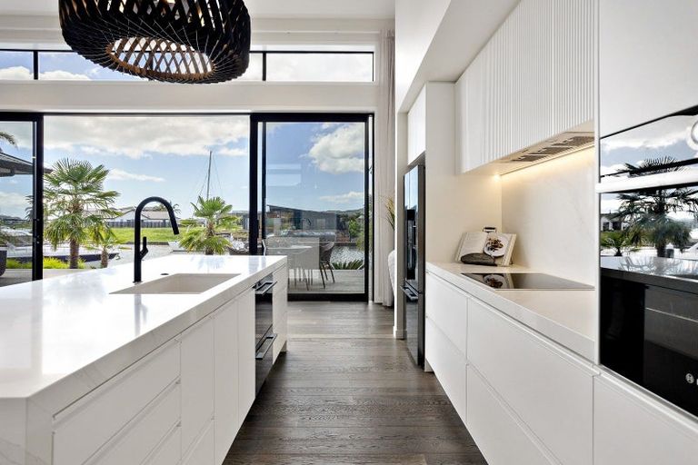 Photo of property in 13 Awatea Drive, Whitianga, 3510