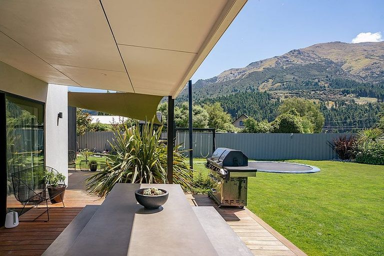 Photo of property in 21 Hewson Crescent, Lake Hawea, Wanaka, 9382