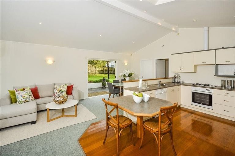 Photo of property in 17 Carina Crescent, Torbay, Auckland, 0630