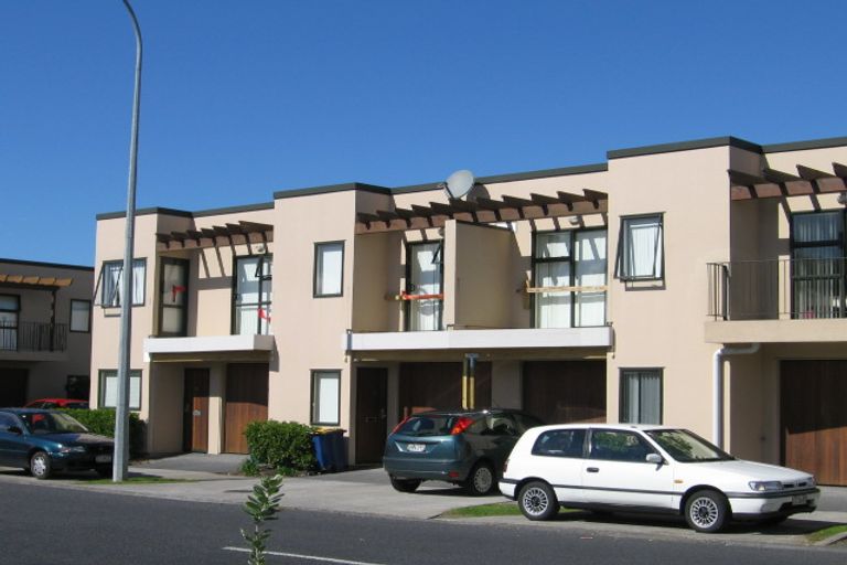 Photo of property in 14/17 Harbour View Road, Te Atatu Peninsula, Auckland, 0610