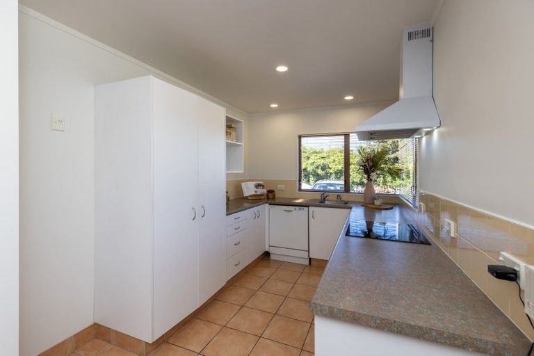 Photo of property in 76 Hinemoa Street, Paraparaumu, 5032