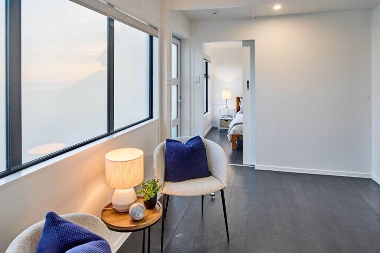 Photo of property in 443 The Esplanade, Island Bay, Wellington, 6023