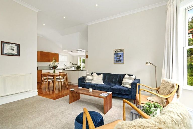 Photo of property in 30 Mornington Road, Brooklyn, Wellington, 6021