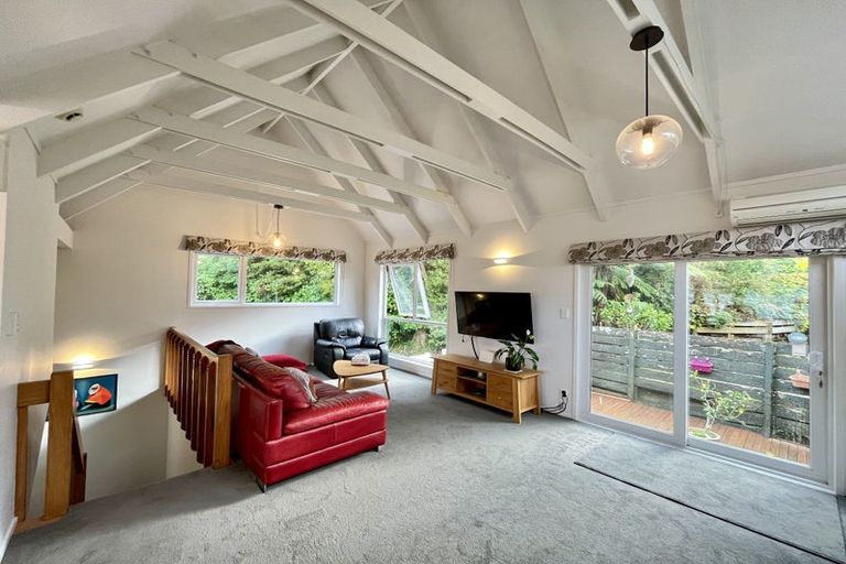 Photo of property in 35b Amapur Drive, Khandallah, Wellington, 6035