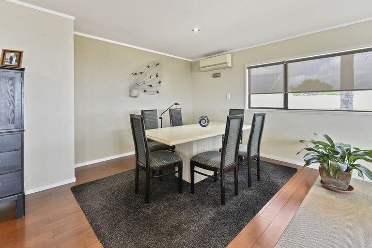 Photo of property in 6a Torkar Road, Clarks Beach, 2122