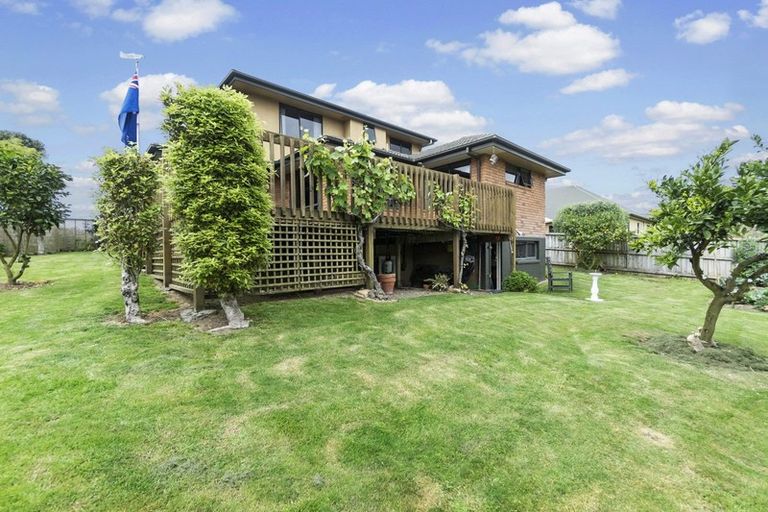 Photo of property in 99 Rototuna Road, Rototuna, Hamilton, 3210