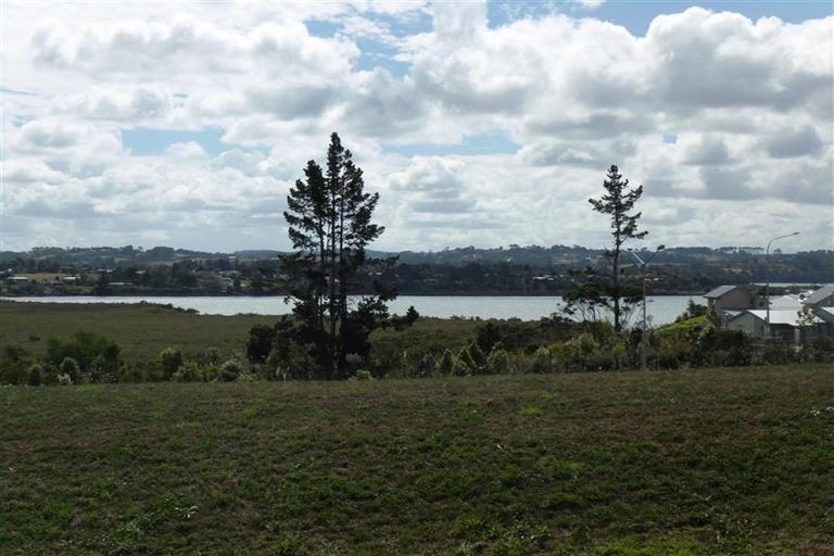 Photo of property in 14 Waiarohia Place, Hobsonville, Auckland, 0616