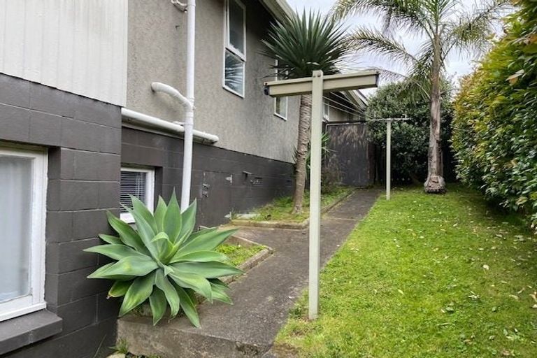 Photo of property in 1/32 Prince Regent Drive, Half Moon Bay, Auckland, 2012