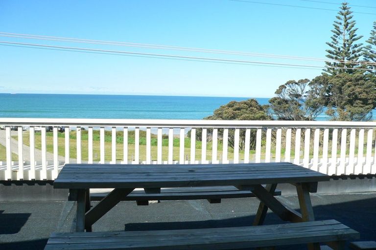 Photo of property in 62 Moana Road, Okitu, Gisborne, 4010