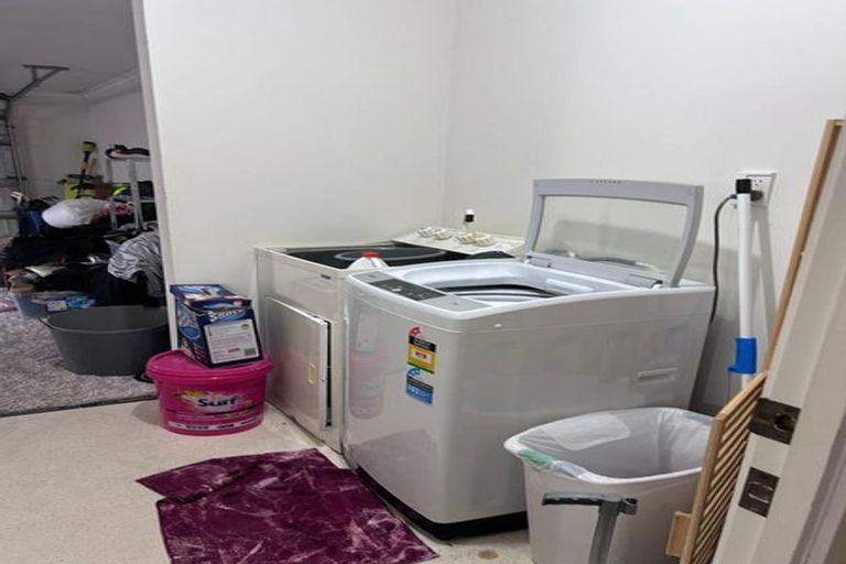 Photo of property in 53 Palmcrest Grove, Highland Park, Auckland, 2010