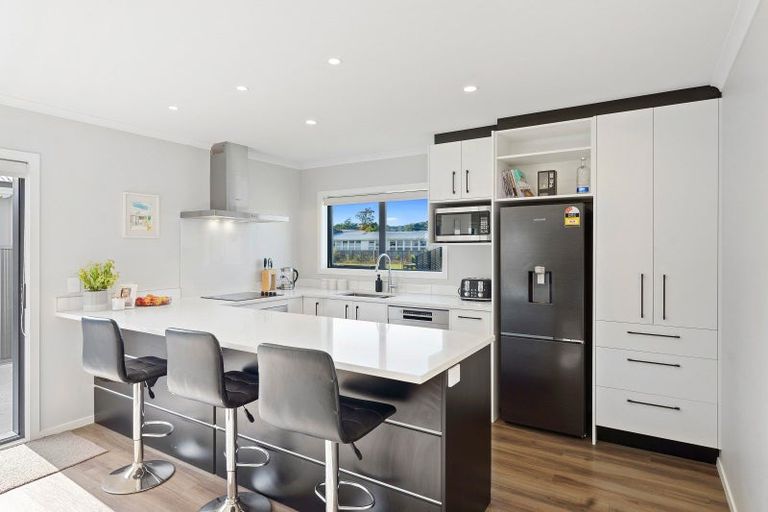 Photo of property in 24 Enereta Road, Otaki, 5512