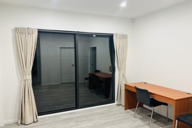 Photo of property in 21 Agnew Place, Albany, Auckland, 0632