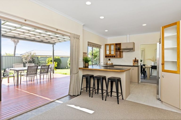 Photo of property in 6 Rosehill Way, Taradale, Napier, 4112